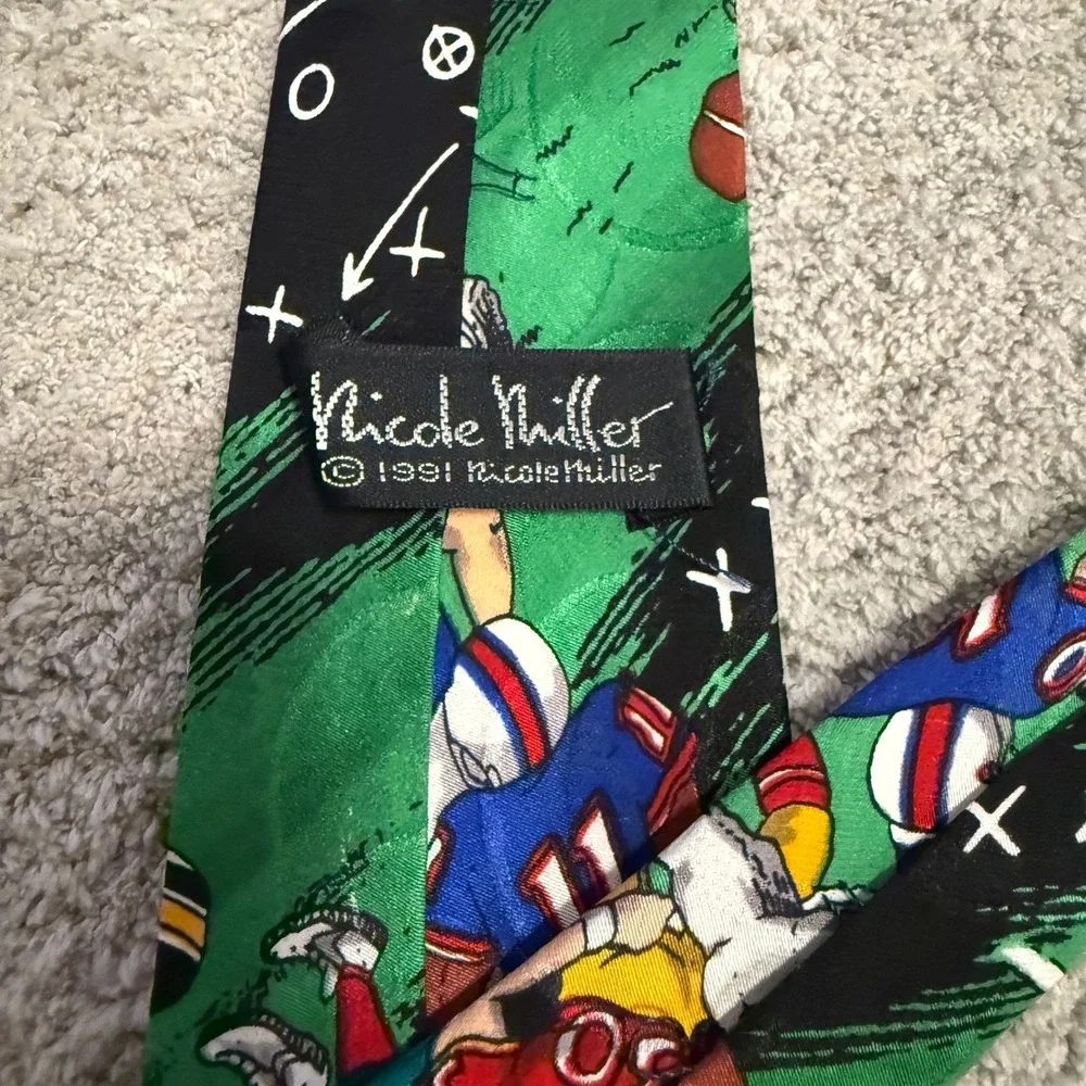 Nicole Miller 1991 Football‎ Silk Tie Men Green Black Action Print 53 x 3